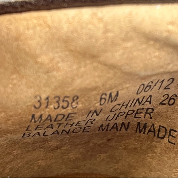 Clarks sz 6 bronze Concert Choir leather round toe flats - Picture 11 of 11